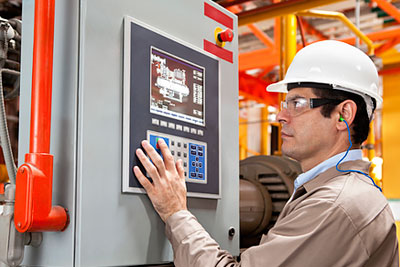 Painéis de Comando e Distribuição